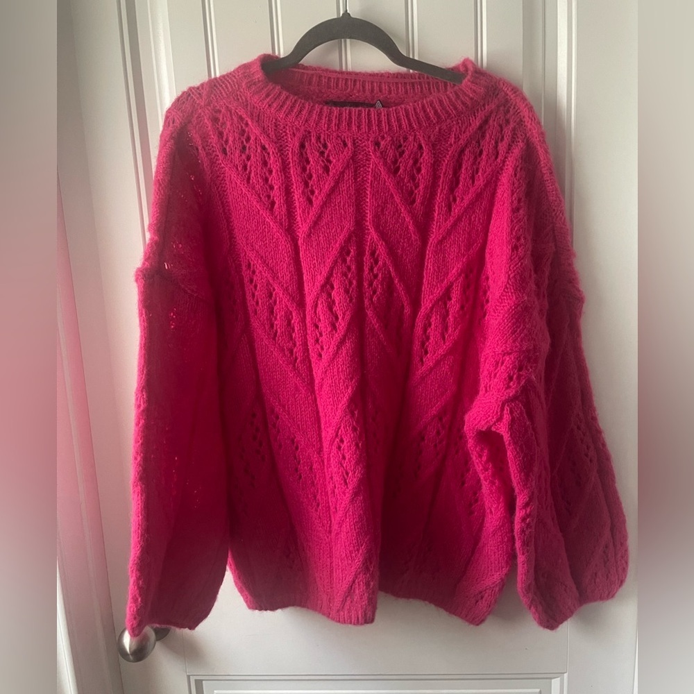 Vero Moda size small 
Women’s sweater
